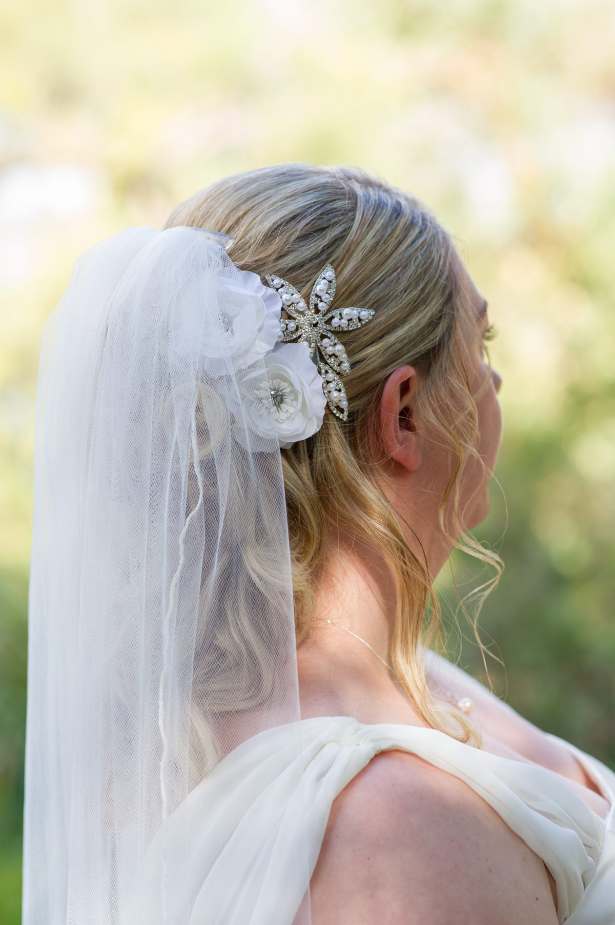 Close up of bride's hair accessory